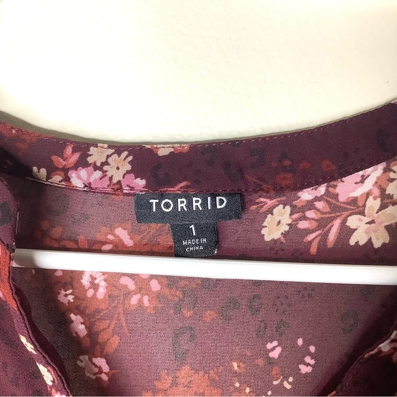 < Torrid High Low Sheer Floral Blouse > - Picture 6 of 9